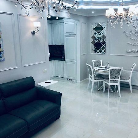 White Apartments In Arcadia Odessa Dış mekan fotoğraf